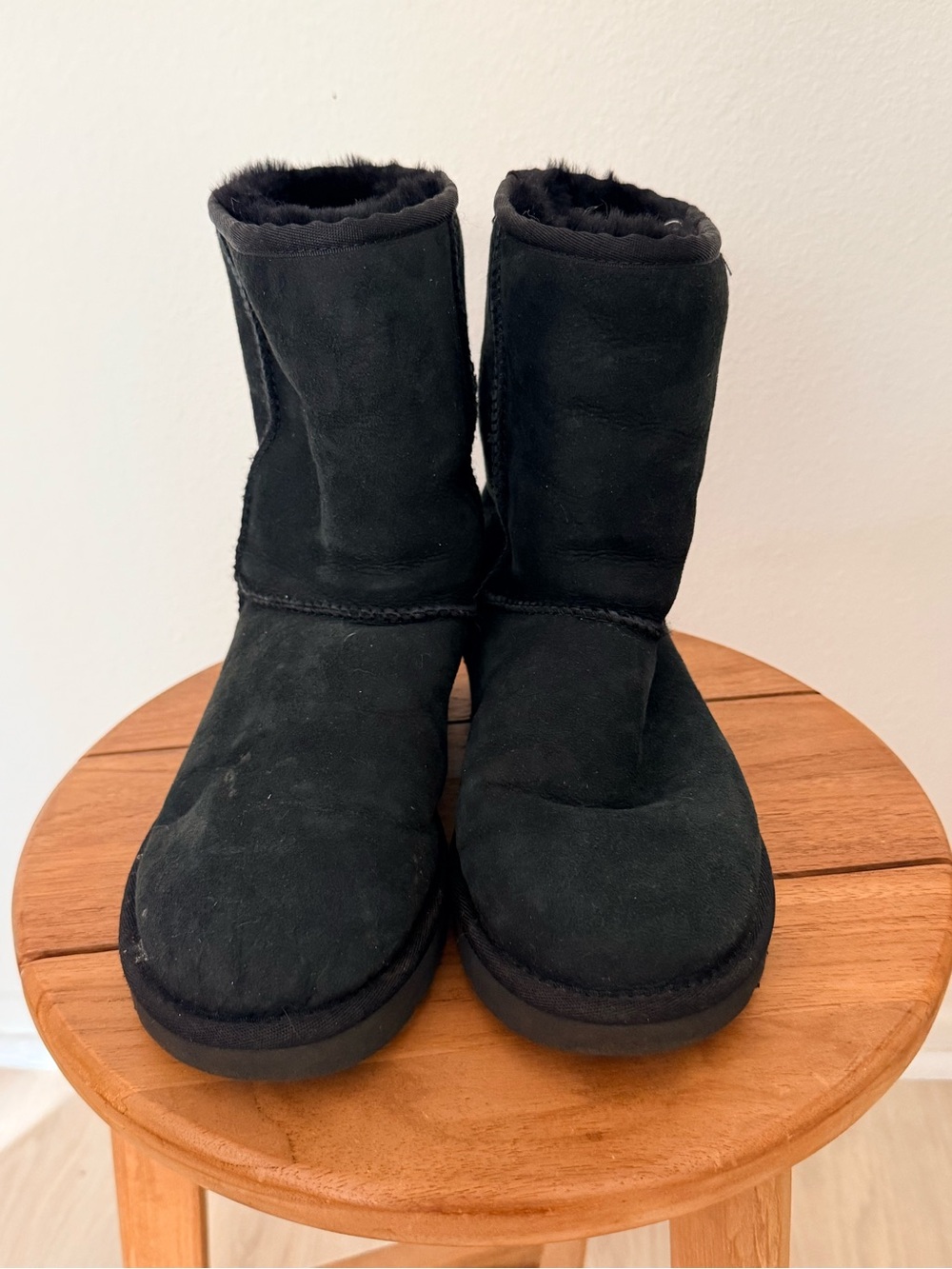 Ugg Classic Short II black boots